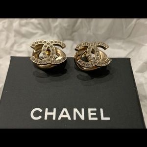 Brand New Ch@Ne£ Earrings